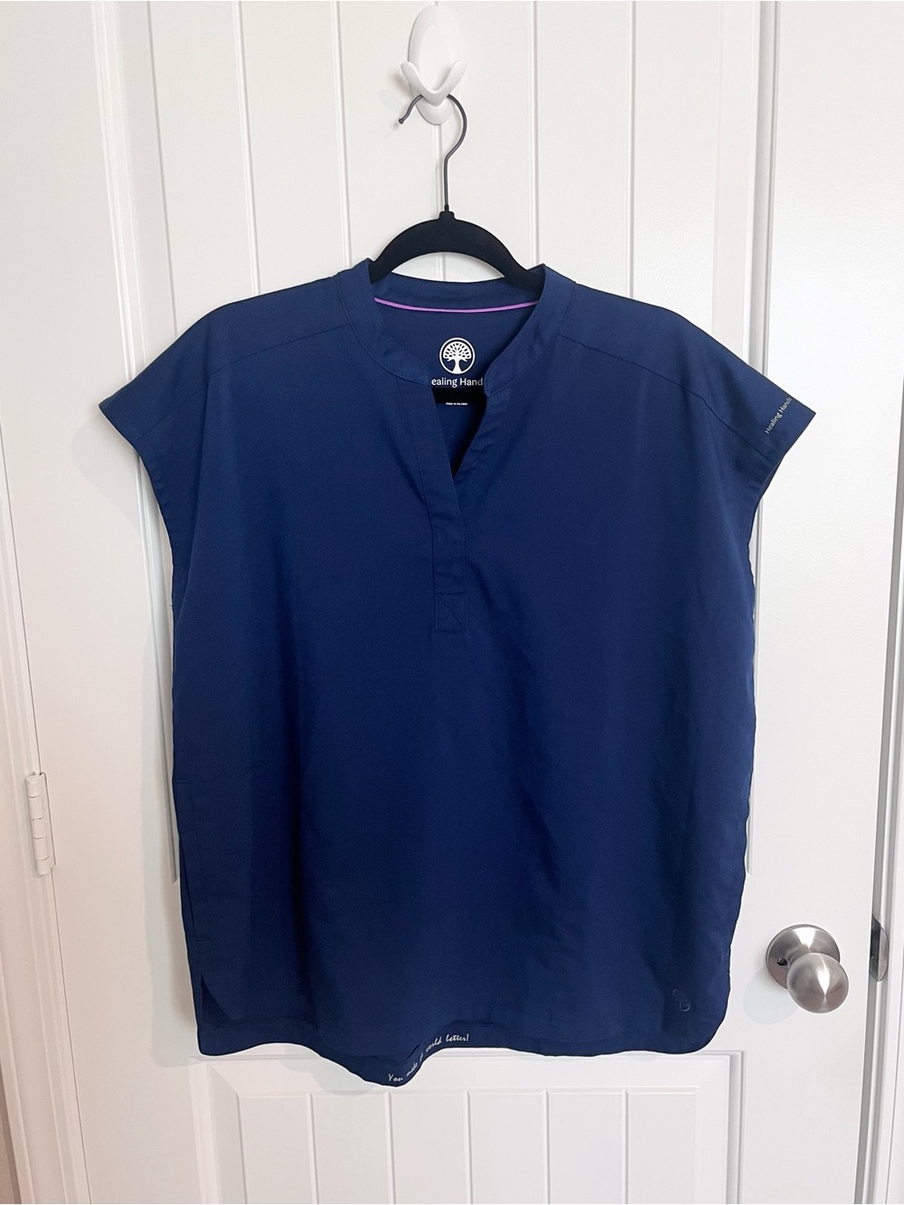 Healing Hands Journey Women's 2-Pocket Dolman Sleeve Mandarin Top in Navy